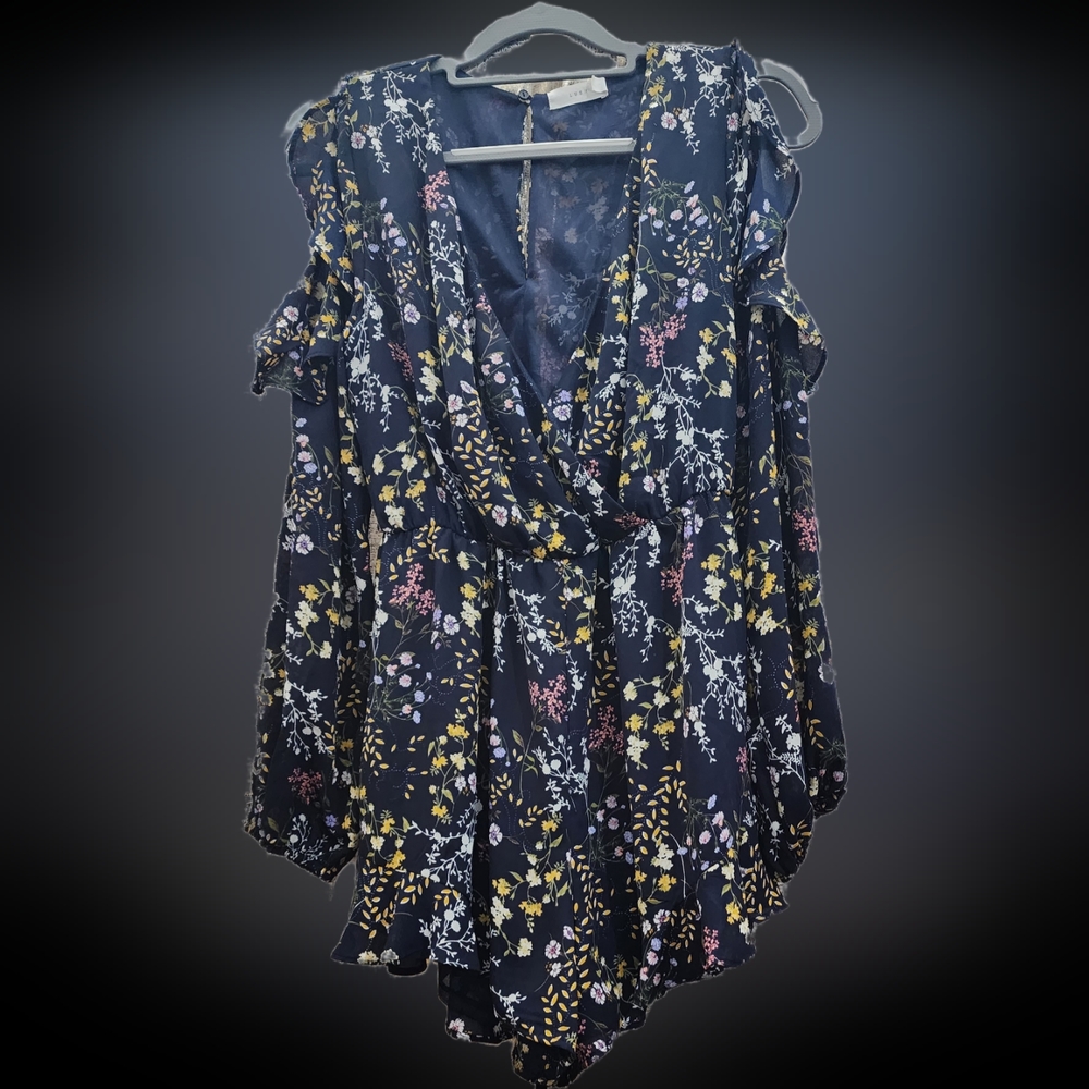 NWT Lush Floral Cold Shoulders Romper Long Sleeveless Navy Sz M